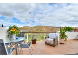 Dúplex reformado en venta en Parque Botánico, Benahavis photo 0