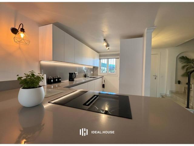 Casa en venta en la zona del Paraíso, Estepona photo 0