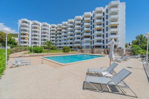 Planta baja con piscina comunitaria y vistas al mar en San Agustí photo 0