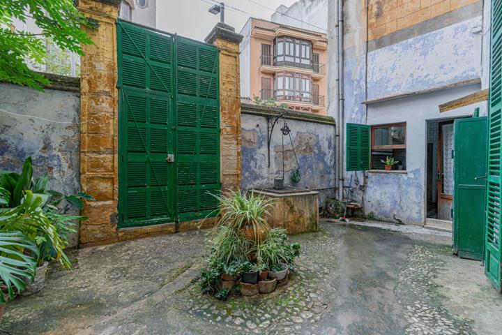 Casa señorial a reformar en pleno centro de Manacor photo 0