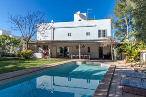 Exclusivo chalet con piscina muy cercano a dos preciosas calas en Santa Ponça photo 0