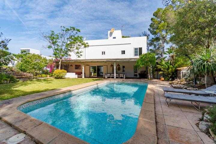 Exclusivo chalet con piscina muy cercano a dos preciosas calas en Santa Ponça photo 0