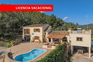 Finca con vistas al mar, piscina privada y licencia vacacional en Cala Murada. photo 0
