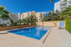 Amplio y luminoso apartamento con terraza y piscina en Cala Major photo 0