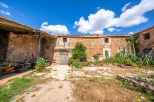 Finca tradicional con potencial agrícola y energético en el entorno rural de Sa Casa Blanca photo 0