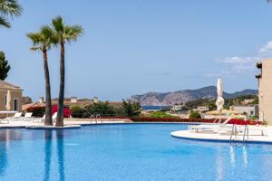 Planta baja con jardín privado y acceso al mar en exclusiva zona de Nova Santa Ponsa photo 0