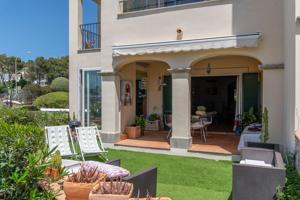 Planta baja con jardín privado y acceso al mar en exclusiva zona de Nova Santa Ponsa photo 0