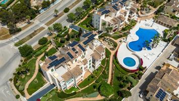 Planta baja con jardín privado y acceso al mar en exclusiva zona de Nova Santa Ponsa photo 0