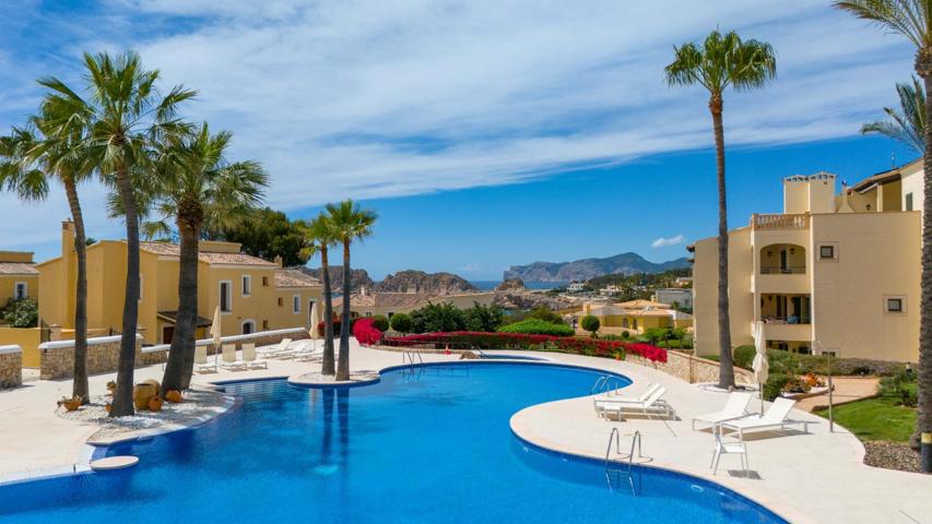 Planta baja con jardín privado y acceso al mar en exclusiva zona de Nova Santa Ponsa photo 0