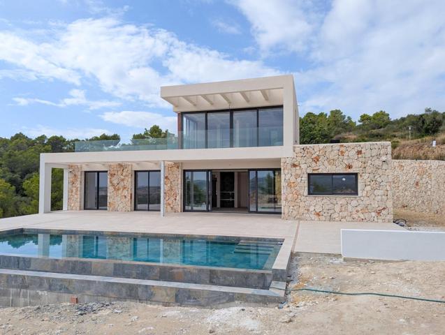 Chalet a estrenar con piscina y vistas en Manacor. photo 0