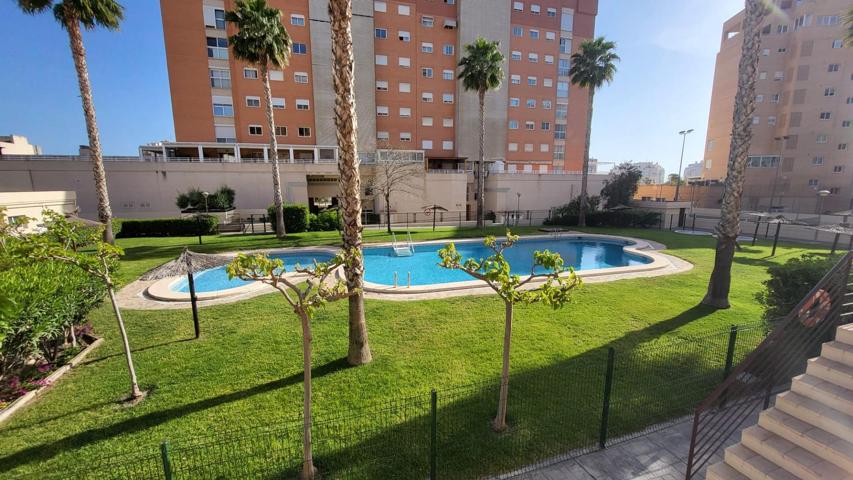 Bonito piso de 4 dormitorios en Cabo de las Huertas. photo 0
