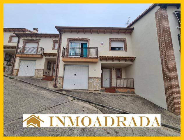 Inmoadrada vende bonito adosado con patio photo 0