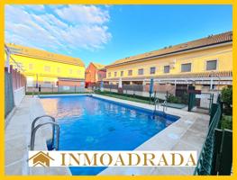 Inmoadrada vende adosado de esquina con piscina y plaza de aparcamiento photo 0