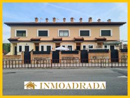 Inmoadrada vende precioso Adosado con Garaje, trastero y Piscina photo 0