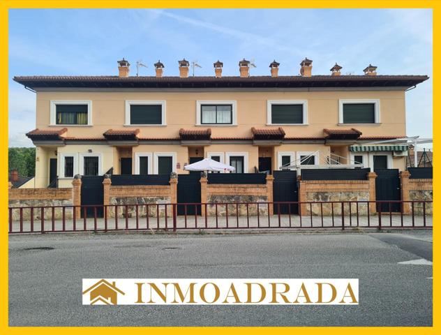 Inmoadrada vende precioso Adosado con Garaje, trastero y Piscina photo 0