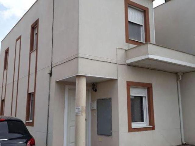 🏡 Adosado de 2 plantas con terraza y 4 dormitorios – listo para entrar a vivir photo 0