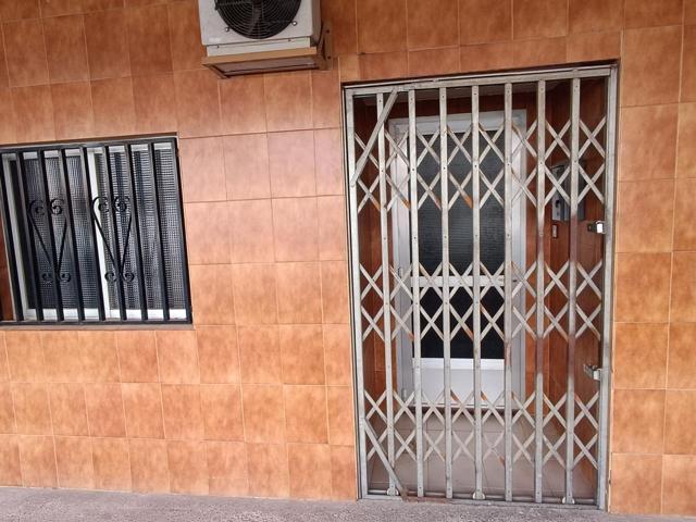 Local en zona tranquila photo 0