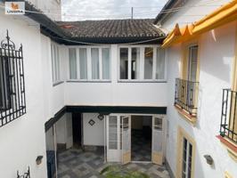 Espectacular casa de 2 plantas, con 2 viviendas, situada en pleno corazón de Jerez, lista para vivir photo 0