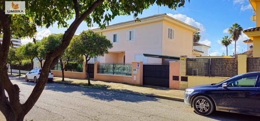 Chalet Independiente con piscina en El Altillo, Jerez de la Frontera – Espacio, Confort y Ubicación photo 0