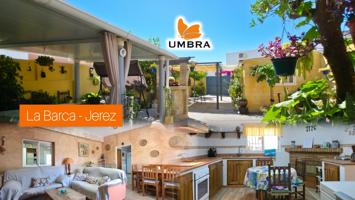 CASA ADOSADA | PLANTA BAJA | AMPLIO PATIO | 3 HAB | 2 SALONES | 130m² | AZOTEA | TRASTERO | LA BARCA photo 0