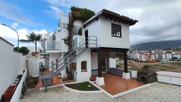 Villa En alquiler en Puerto de la Cruz photo 0