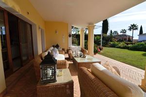Casa - Chalet en venta en Estepona de 540 m2 photo 0