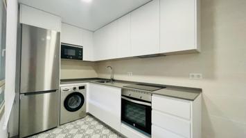 ALQUILER : LOCAL COMERCIAL CON VIVIENDA CONSTRUIDA - 100 % REFORMADO- ZONA LOBILLA photo 0