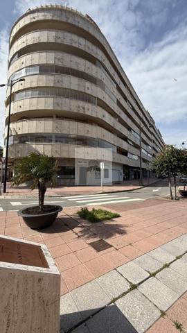 Local en Parque Central photo 0