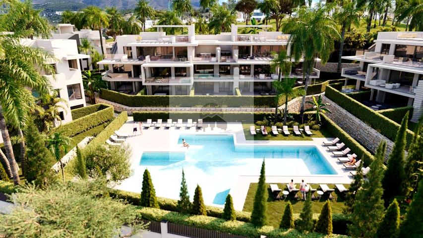 ESPECTACULAR BAJO CON JARDIN EN ESTEPONA photo 0