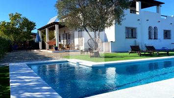 ESPECTACULAR FINCA CON PARCELA ZONA REINOSO photo 0