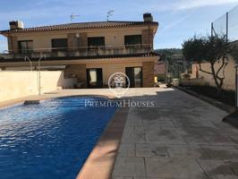 Casa Semipareada con jardín y piscina en venta en Calafell photo 0