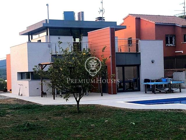 Casa independiente con piscina a la venta en Mas D'en Serra photo 0