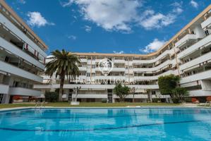 Piso con piscina comunitaria a la venta en el centro de Sitges photo 0