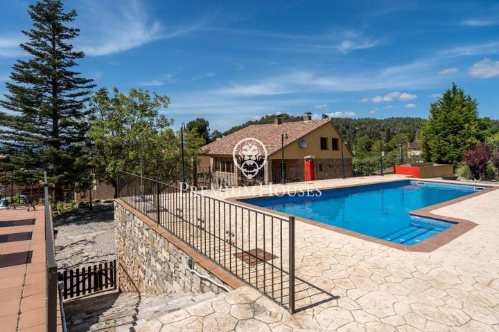 Casa con jardín y piscina en Prenafeta photo 0