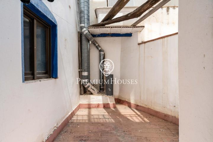 Piso para reformar con patio en el centro photo 0