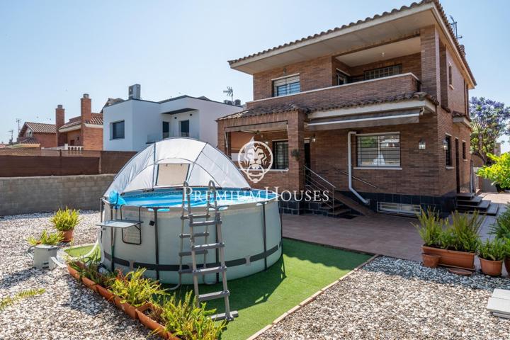 Casa independiente con terraza y jardín en Viladecans photo 0