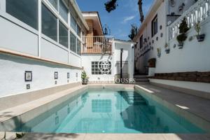 Casa independiente con piscina y jardín en Bellamar photo 0