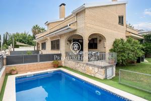 Casa con piscina en Vilafortuny photo 0