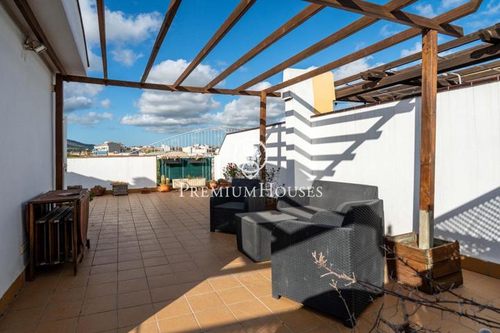 Dúplex con terraza y vistas despejadas en Casernes photo 0