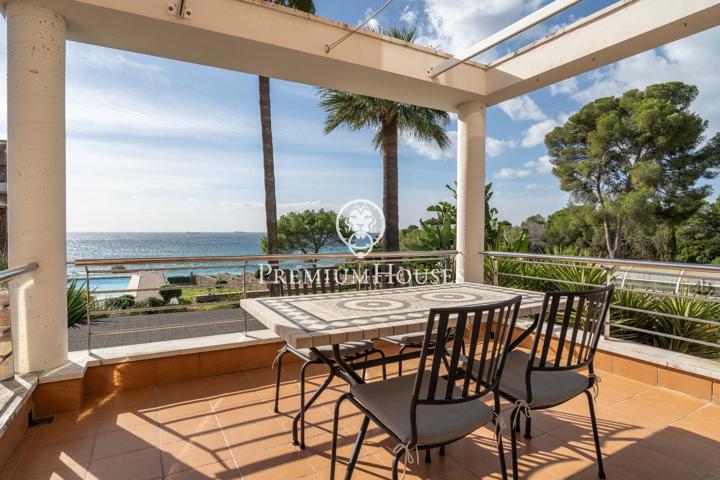 Casa independiente en primera línea de mar en Urbanizacions de Llevant photo 0