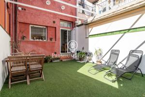 Casa con terraza y garaje en el centro photo 0