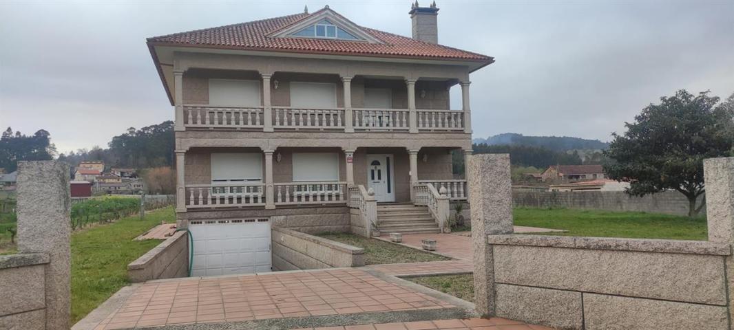 Casa En venta en Caldas de Reis photo 0