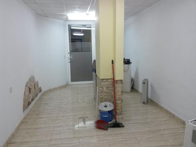 Se alquila o vende local en Alcoy - Calle Entenza photo 0
