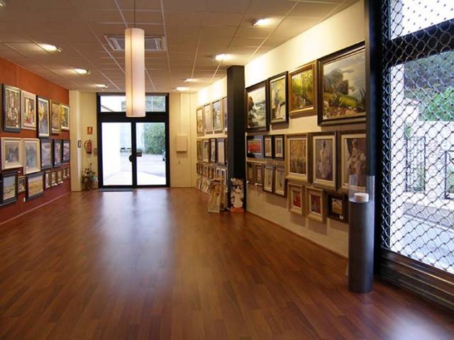Se vende local en Complejo Comercial Gormaig photo 0