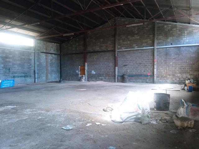 Nave en suelo urbano en el Polígono de la Beniata - Alcoy photo 0