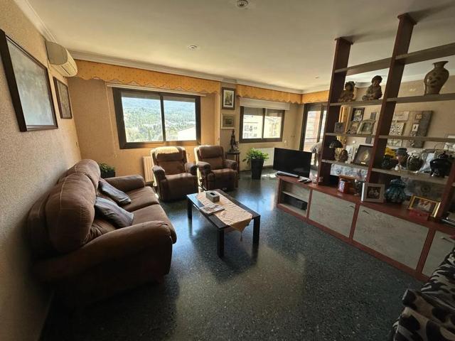 VENTA DE PISO CON GARAJE EN SANTA ROSA -Calle Santa Rosa photo 0