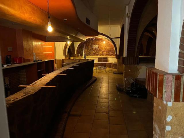 LOCAL EN VENTA o ALQUILER EN ZONA SANTA ROSA-Calle Ibi photo 0