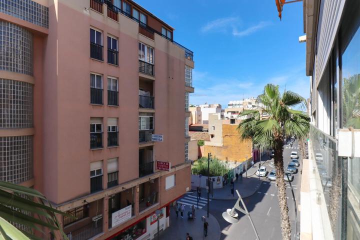 APARTAMENTO DE 127m2 Y 3 DORMITORIOS A ESCASOS METROS DEL PUERTO EN TORREVIEJA!! photo 0