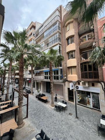 APARTAMENTO DE 4 DORMITORIOS REFORMADO JUNTO AL PASEO MARITIMO!! photo 0