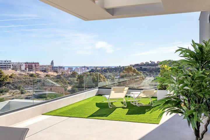 IMPRESIONANTE ATICO DE 2 DORMITORIOS CON TERRAZA DE 130M2 EN FINESTRAT!! photo 0